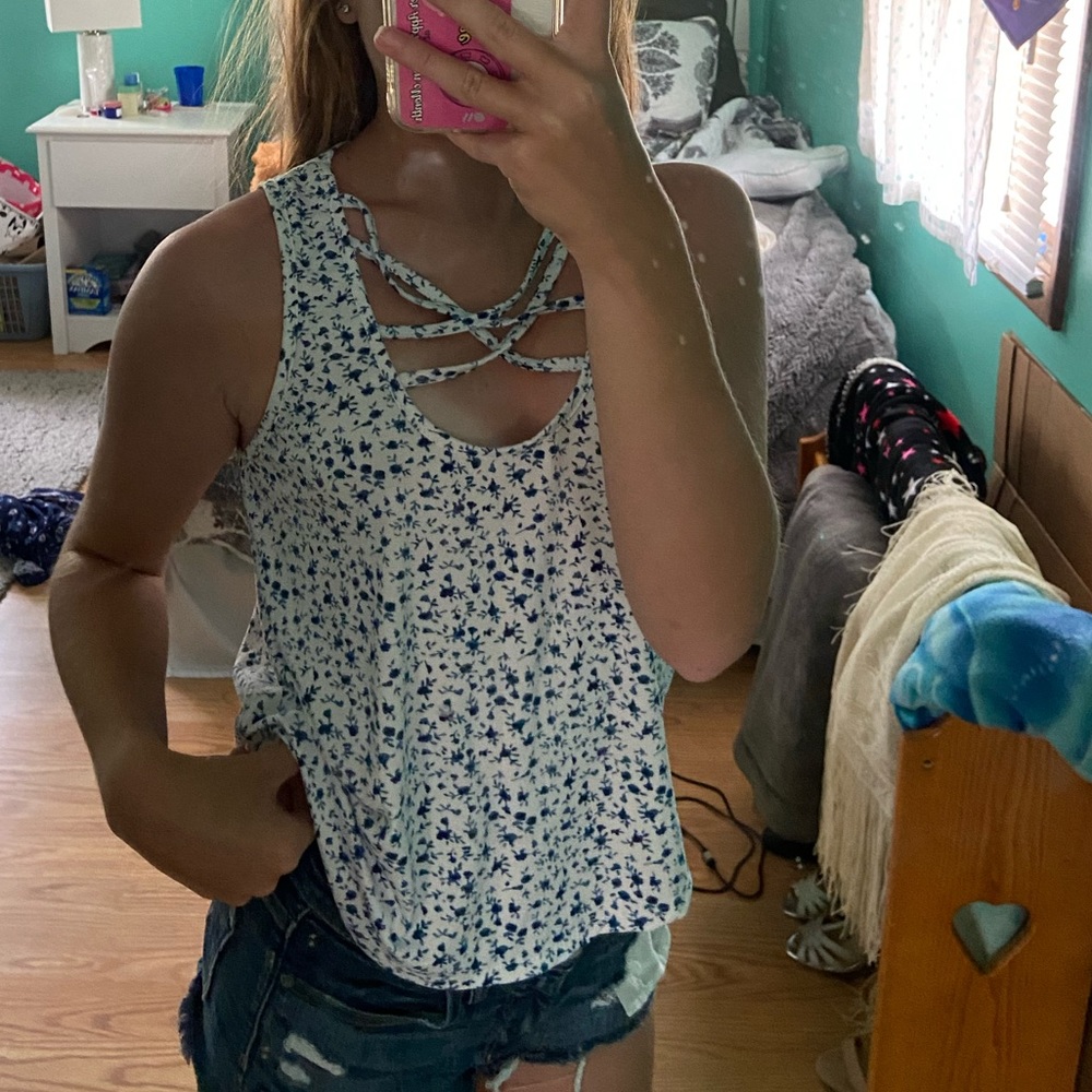 Tank - Picture 1 of 2
